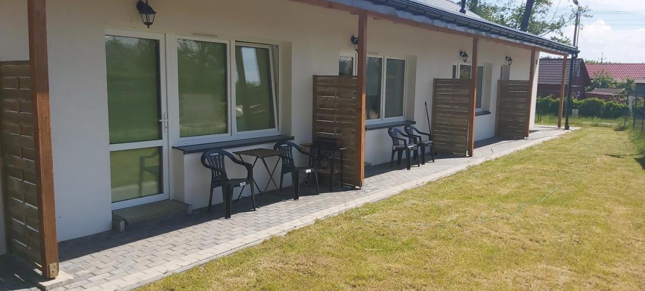 Willa Wieniotowo Apartamenty Przy Lesie I Plazy Ap Am Wald Und Strand Ustronie Morskie Eksteriør billede